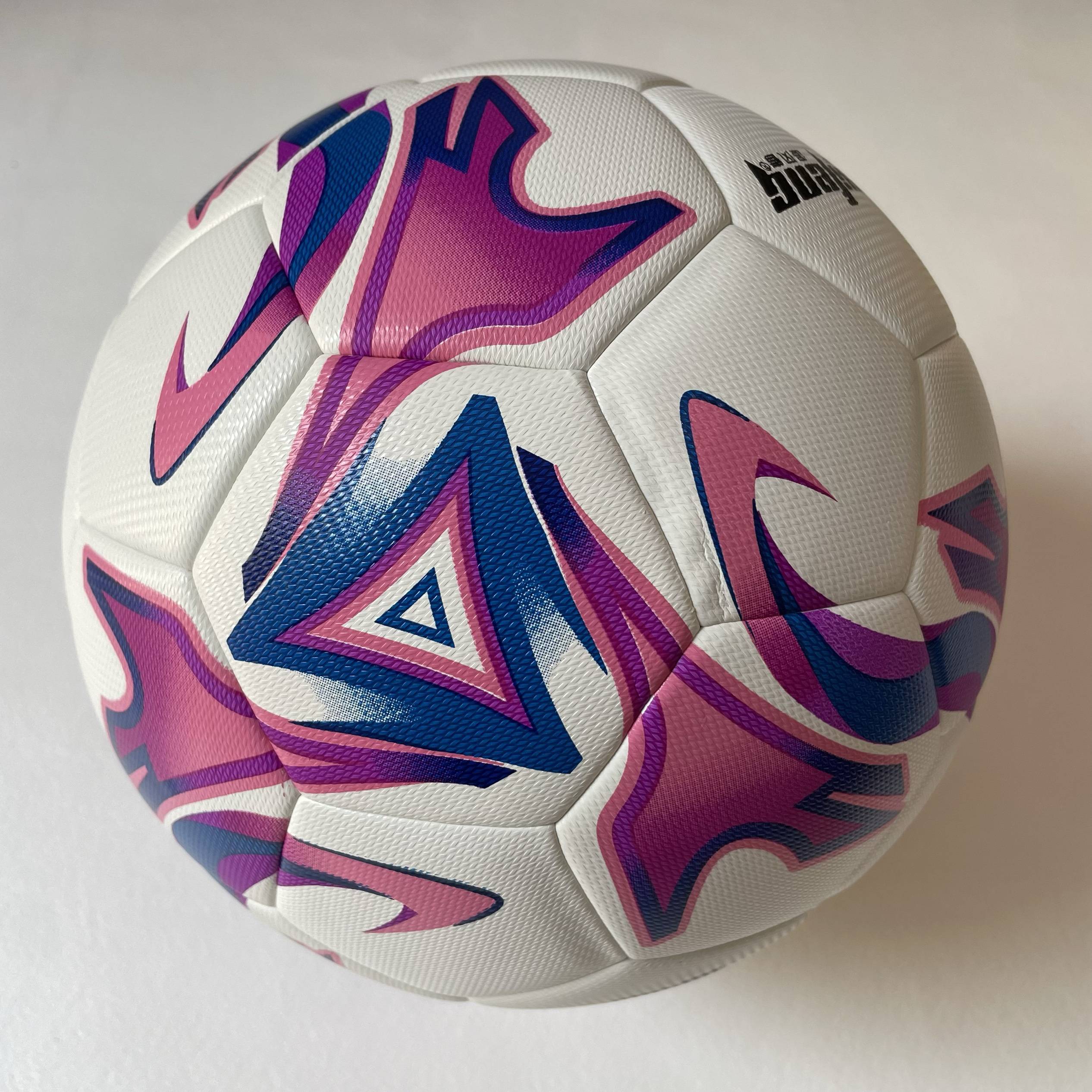 Seamless heat fit football test training for football PU