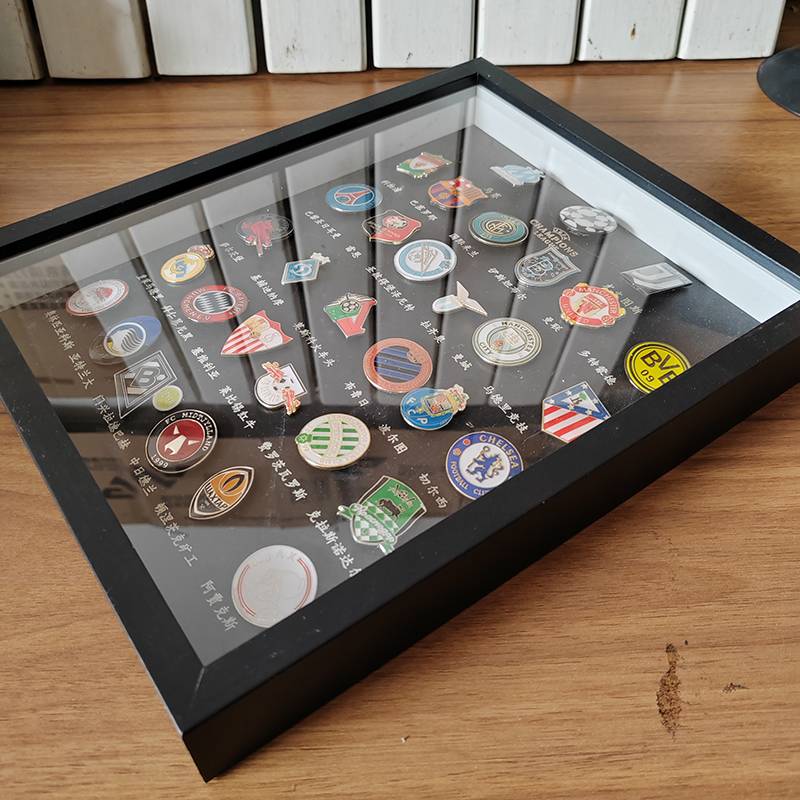 Personal collection commemorative gift Champions League top 32 football club team badge brooch gift set photo frame