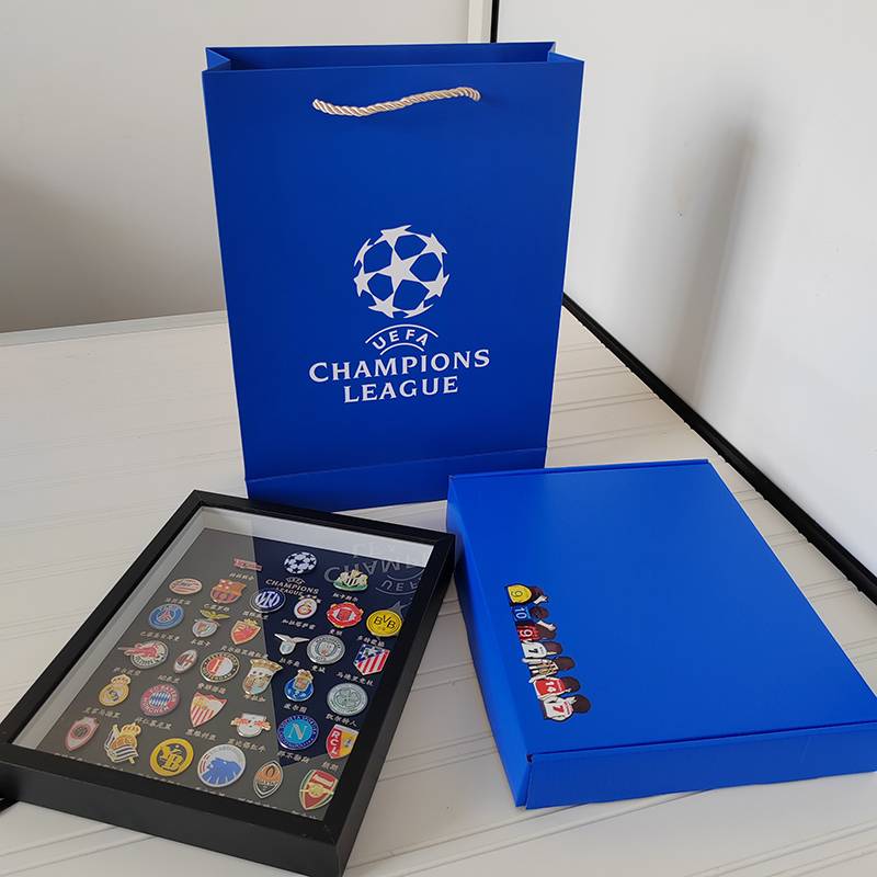 Champions League badge (black background)+gift box+gift bag
