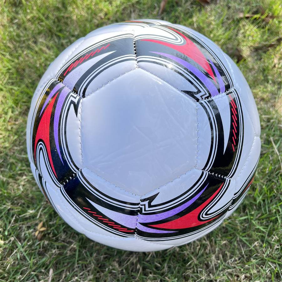 10 to 18 -year -old campus primary and secondary school student training competition No. 3 No. 3 Black and white inflatable, explosion -proof PU football