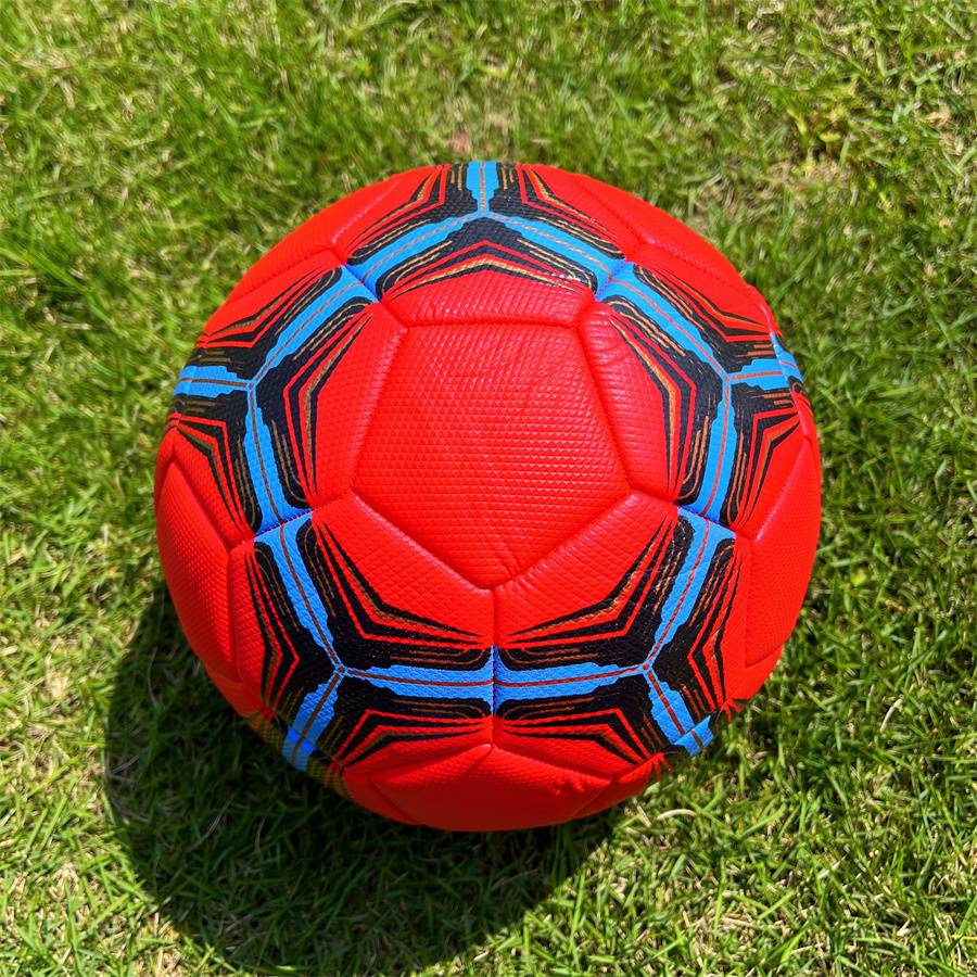 10 to 18 -year -old campus primary and secondary school student training competition No. 3 No. 3 Black and white inflatable, explosion -proof PU football