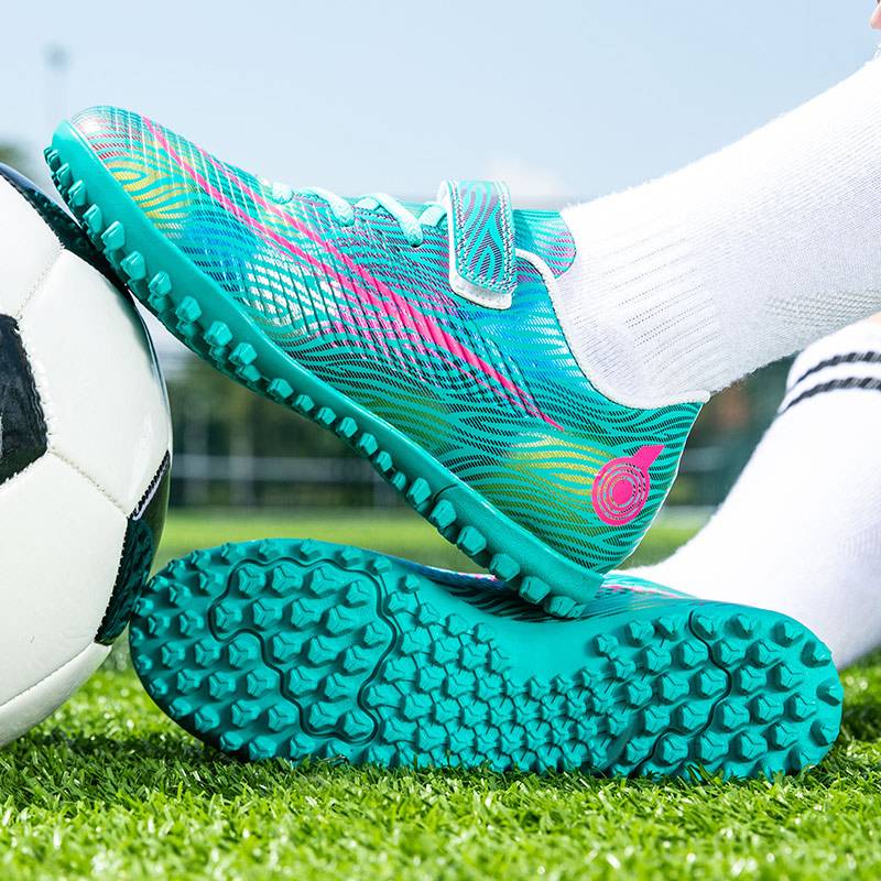 Genuine boys football shoes broken nails mesh surface breathable primary and secondary school children and children's training shoes non -slip leather surface short nail girl