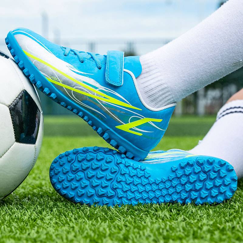 Genuine boys football shoes broken nails mesh surface breathable primary and secondary school children and children's training shoes non -slip leather surface short nail girl