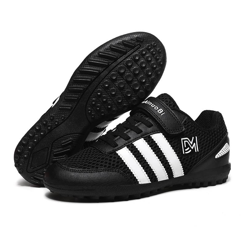 Genuine boys football shoes broken nails mesh surface breathable primary and secondary school children and children's training shoes non -slip leather surface short nail girl