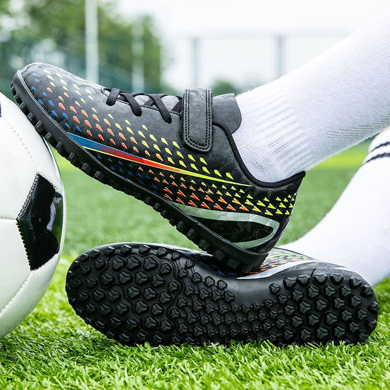 Genuine boys football shoes broken nails mesh surface breathable primary and secondary school children and children's training shoes non -slip leather surface short nail girl