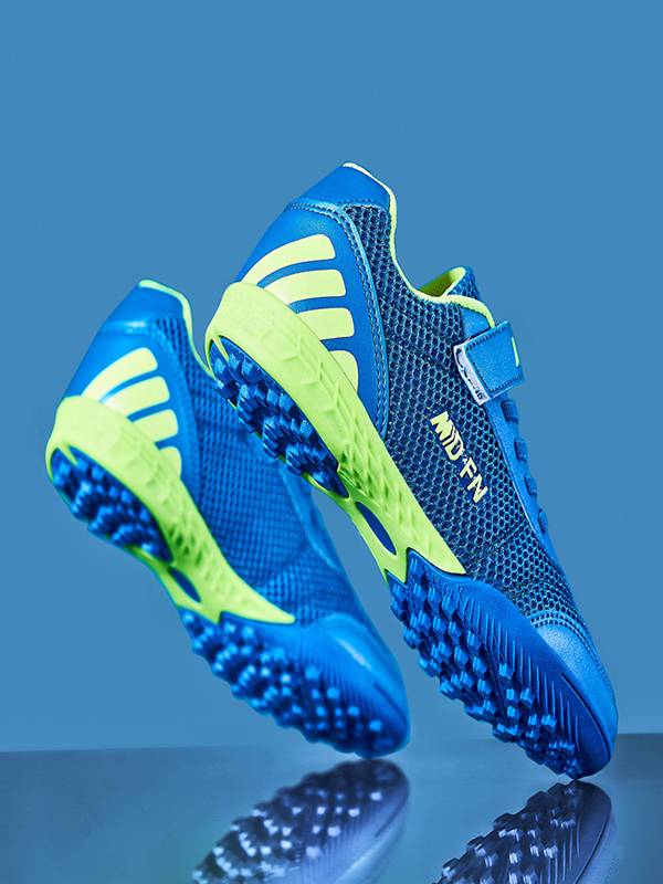Genuine boys football shoes broken nails mesh surface breathable primary and secondary school children and children's training shoes non -slip leather surface short nail girl