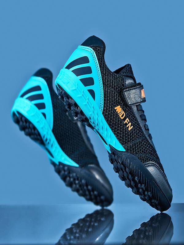 Genuine boys football shoes broken nails mesh surface breathable primary and secondary school children and children's training shoes non -slip leather surface short nail girl