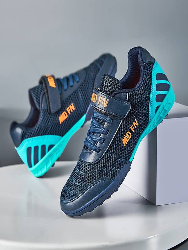 Genuine boys football shoes broken nails mesh surface breathable primary and secondary school children and children's training shoes non -slip leather surface short nail girl