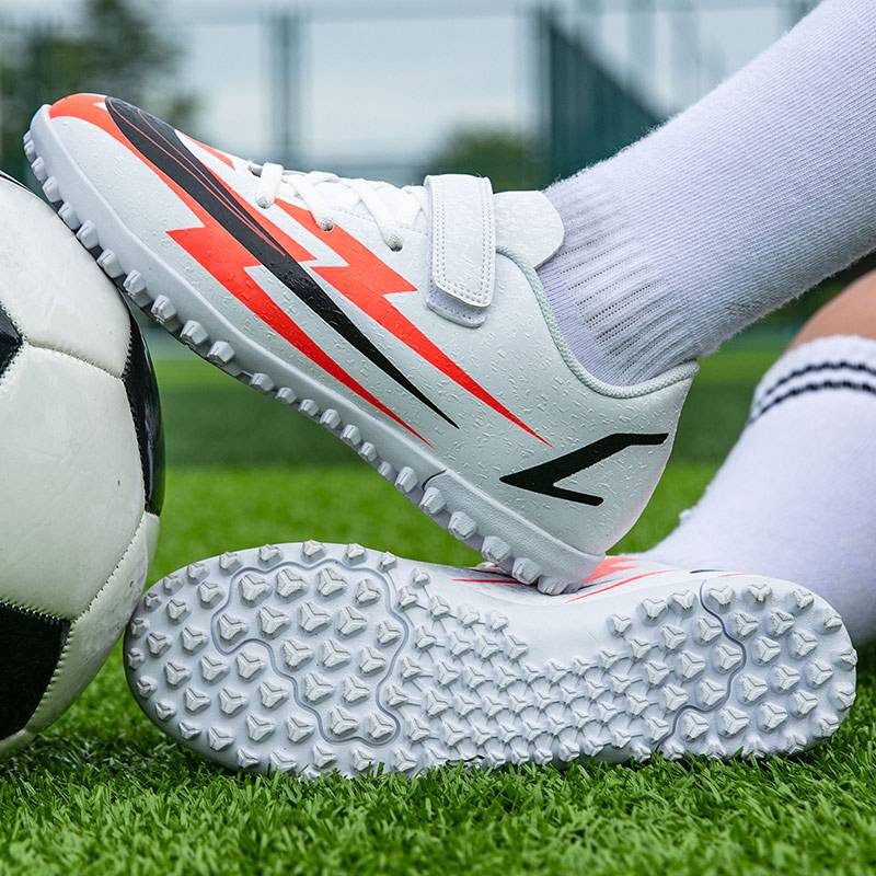 Genuine boys football shoes broken nails mesh surface breathable primary and secondary school children and children's training shoes non -slip leather surface short nail girl