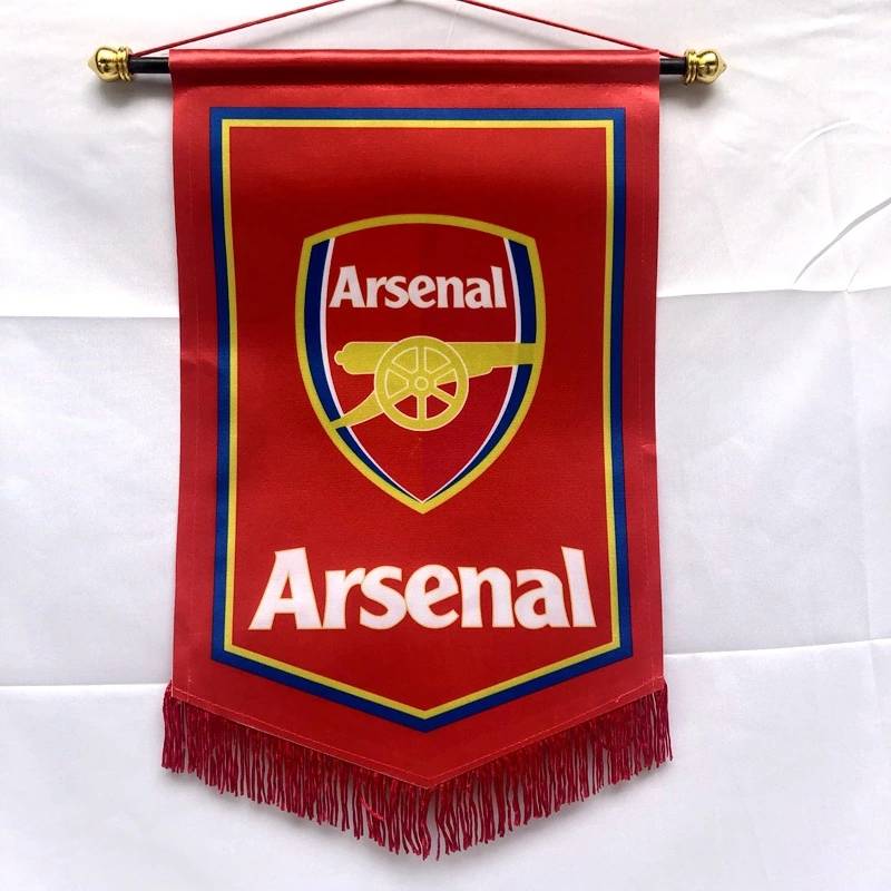 THE FOOTBALL TEAM'S FLAG IS A FIVE-POINT FLAG OF MABARSA AND MILAN YUVEN, MIASANNA LIVERPOOL FAN