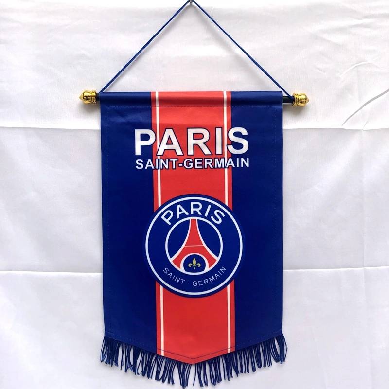 THE FOOTBALL TEAM'S FLAG IS A FIVE-POINT FLAG OF MABARSA AND MILAN YUVEN, MIASANNA LIVERPOOL FAN
