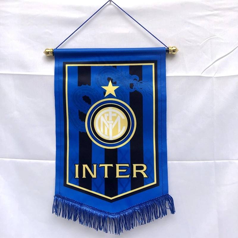 THE FOOTBALL TEAM'S FLAG IS A FIVE-POINT FLAG OF MABARSA AND MILAN YUVEN, MIASANNA LIVERPOOL FAN