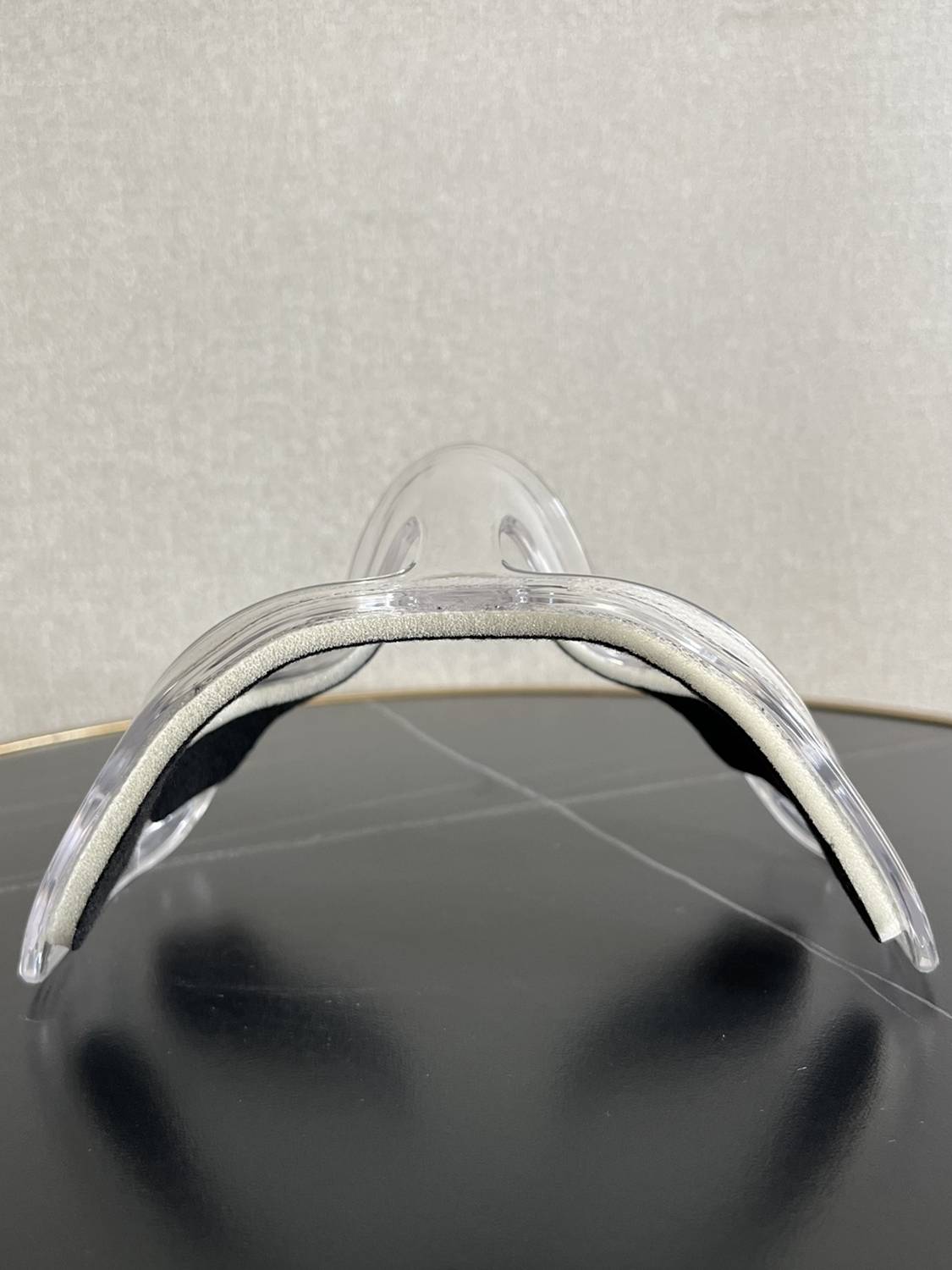 Basketball mask with a tremor pad to protect your nose and face