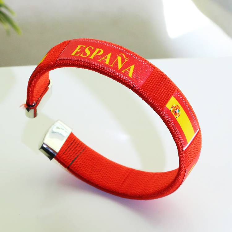 Spanish opening bracelet