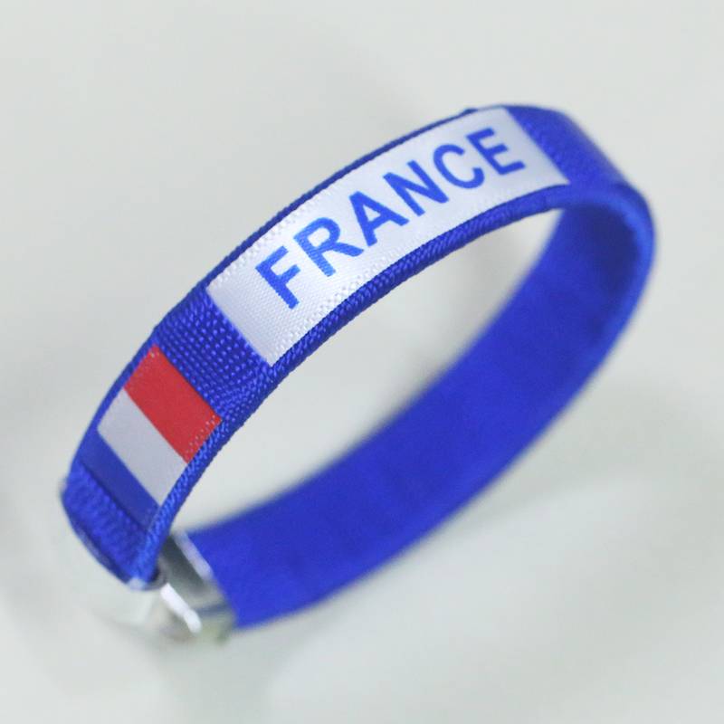 French opening bracelet