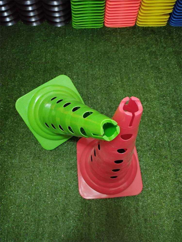 The new 52cm base with a hole logo barrel football training barrel basketball barrier hindrance ice cream tapered bucket training barrel