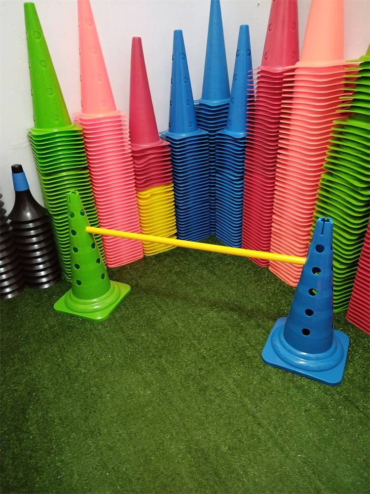 The new 52cm base with a hole logo barrel football training barrel basketball barrier hindrance ice cream tapered bucket training barrel