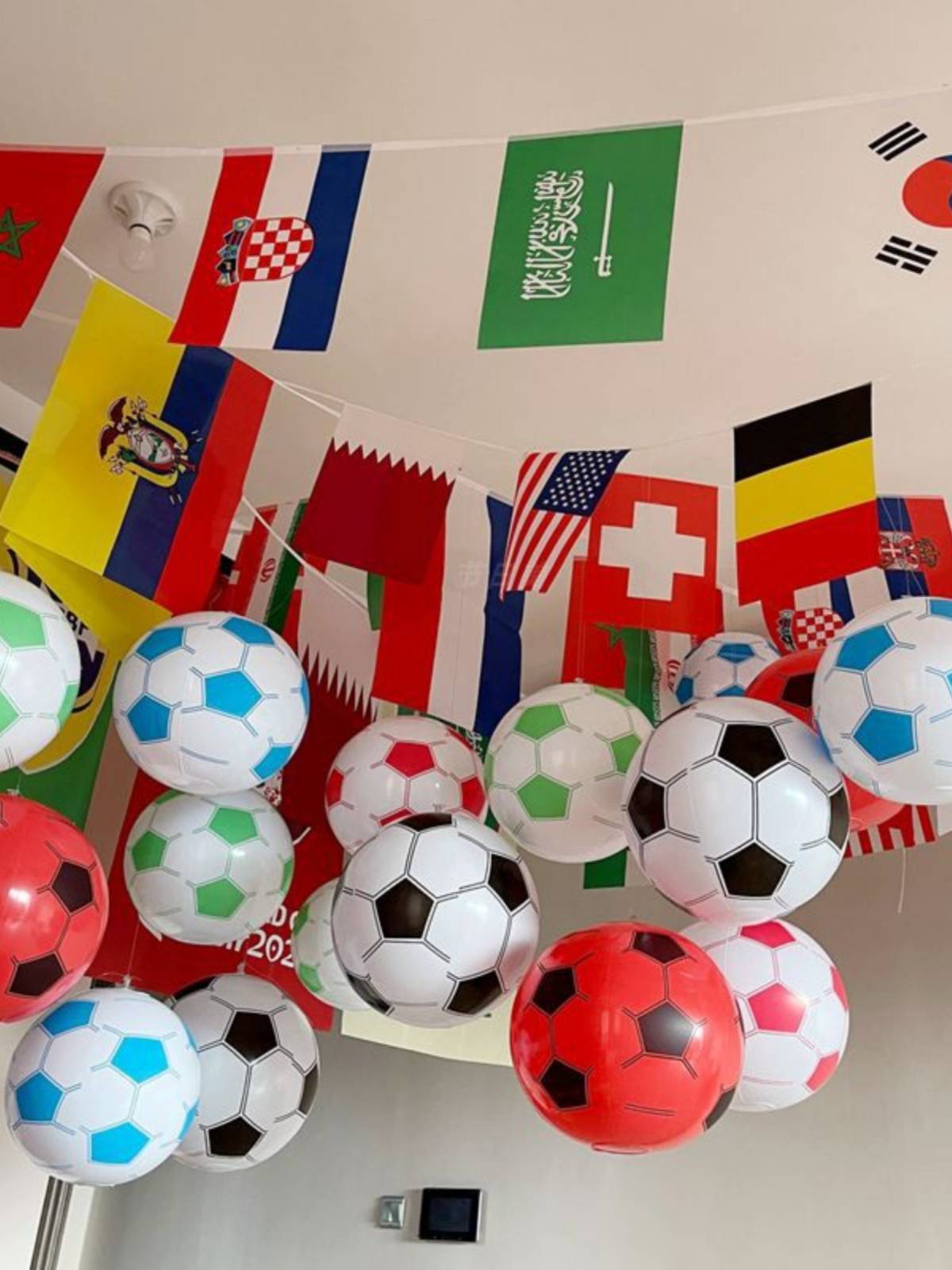 2024 Football Football Football Sports Lottery Shop Bar Watch the theme atmosphere of the scene decoration decoration 24 strong string flags