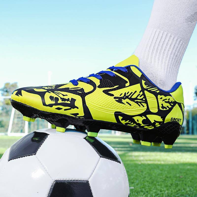 Football shoes men's skin noodle long nails football training short rubber shoes sports shoes low -top teenager shoes large size female