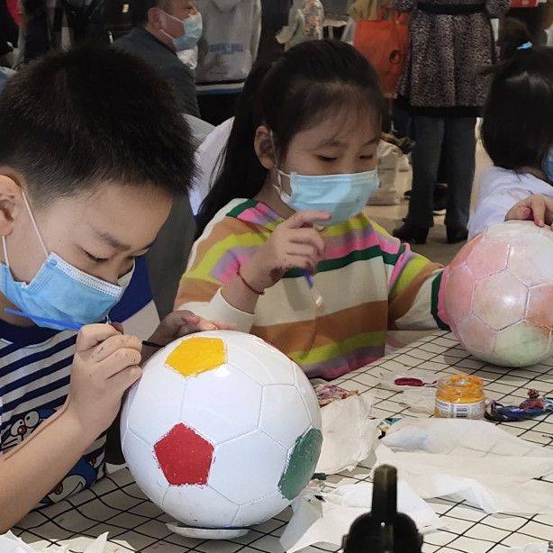 DIY painting football children pure white signature painting advertising football gum paintings paint painting parent -child activity