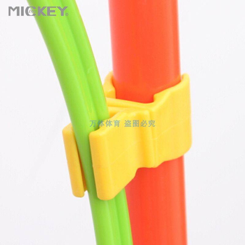 Soccer training equipment marking poles to match card football training clips and clips to a quick rounder