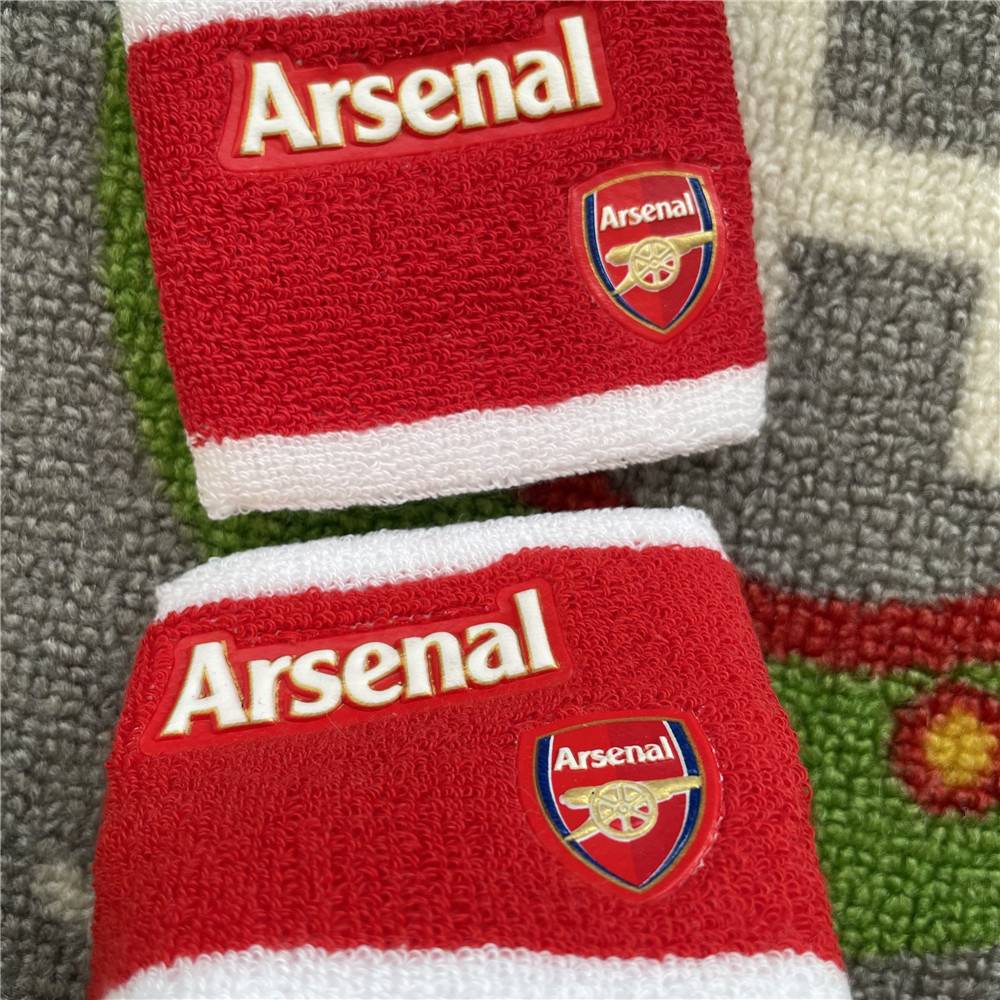 ARSENAL ARSENAL'S OFFICIAL FORMAL FOOTBALL BADGE FOR THE WRISTSHOOTER FAN'S SOUVENIR