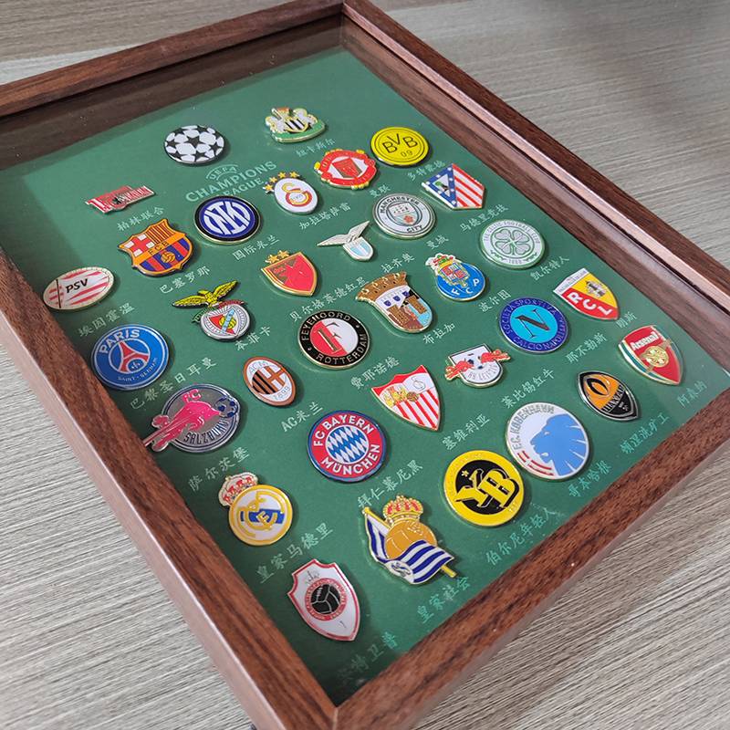 24 New Seasons Send Friends Birthday Gifts in the Champions League 32 Football Club Team Metal Essence Branch Set