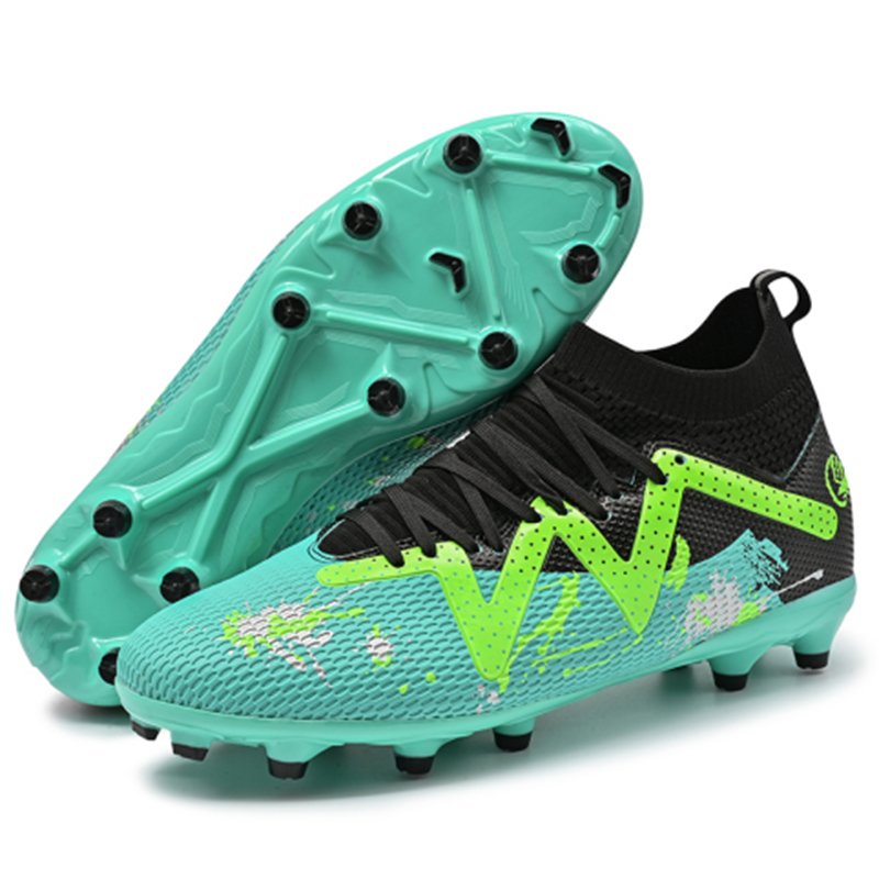 OEM Customized Professional Training Soccer Shoes with Spikes for Men for Competition and Football for Summer Winter Spring
