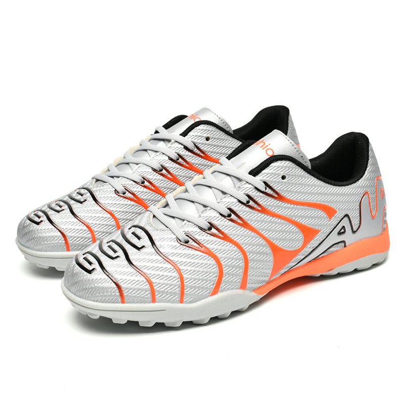 Luson Professional Soccer Shoes Spikes Broken Nails Outdoor Sports Men's Shoes Custom TF Soccer Shoes