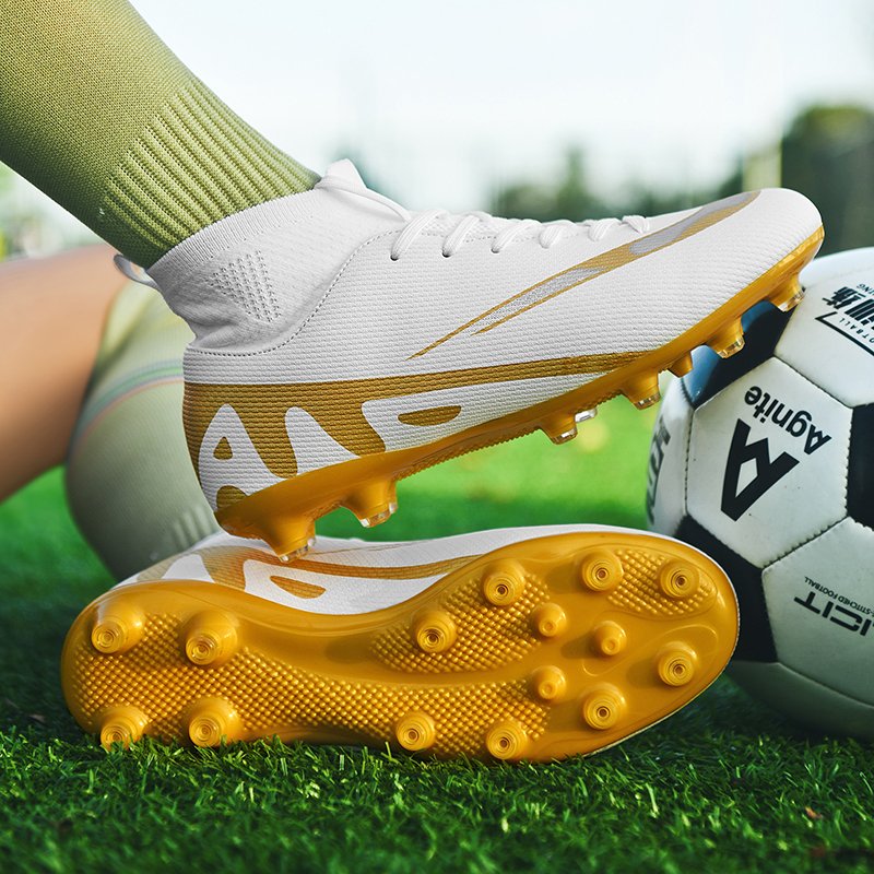 2023 high quality Soccer Boots Men Soccer Shoes Anti Training Outdoor Football Boots High Ankle Shoes
