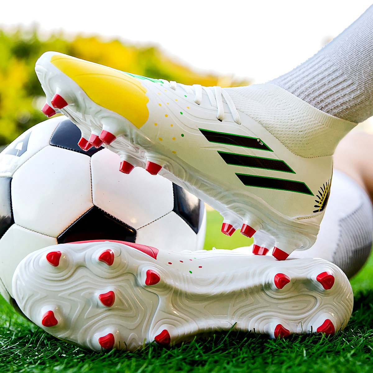 Hot Sale Comfortable Breathable Foot Massage Best Wide Receiver Cleats Linebacker Cleats Lineman Cleats Soccer Shoes