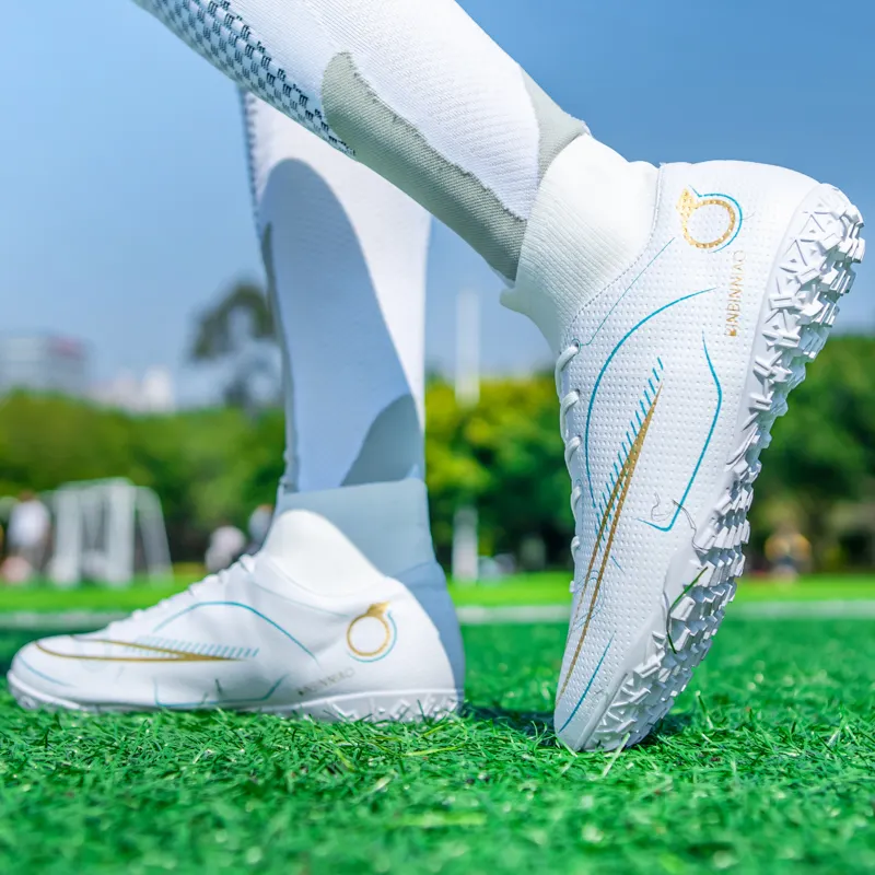 Indoor Football Boots Men Turf Cleats Soccer Shoes Professional Football Shoes High Ankle Trainers Sneakers for men