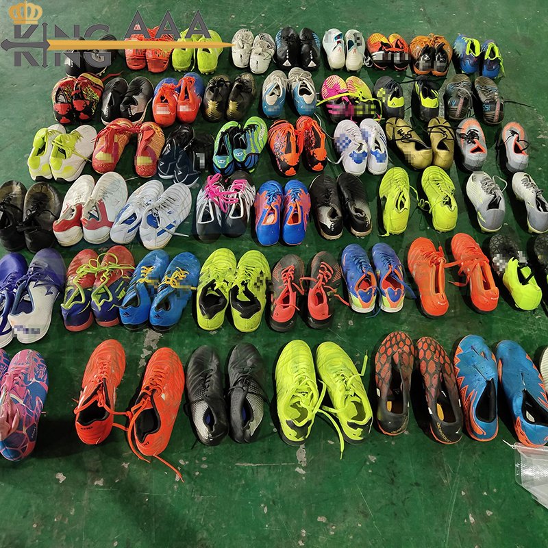used imported soccer shoes football chaussur kampala uganda used shoes bales from thailand