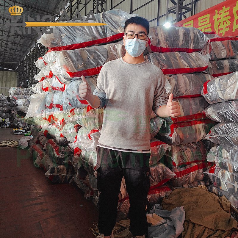 used imported soccer shoes football chaussur kampala uganda used shoes bales from thailand