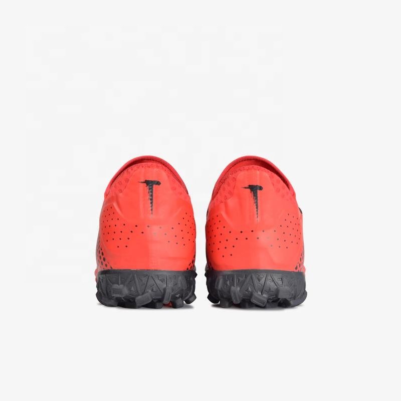 Factory Professional TF Soccer Shoes Men Customized Logo Brand Soccer Boots Training Football Shoes Wholesale Price