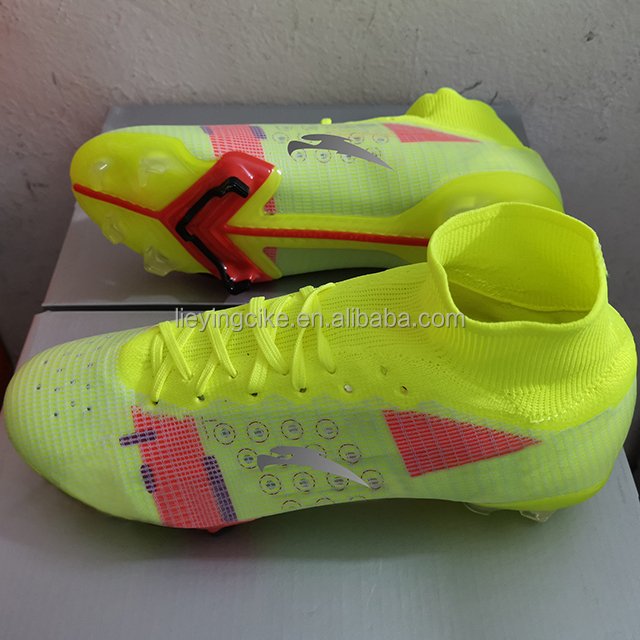 Short Spikes Football Shoes Breathable Ultra-Light Non-Slip Soccer Shoes For Man And Kids