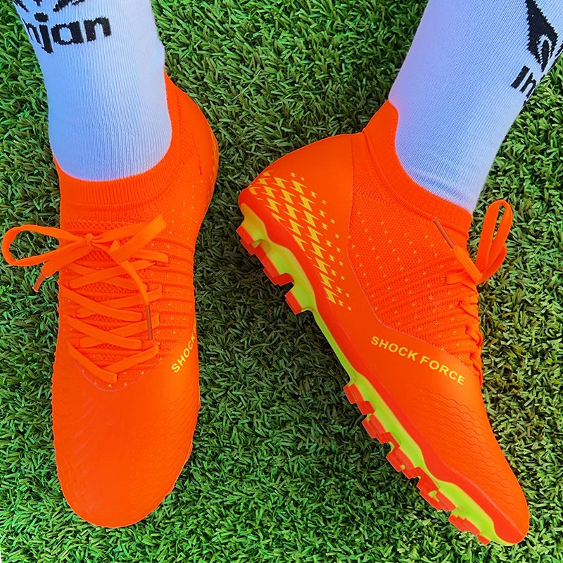 Hot Selling Custom Logo Soccer Shoes for Men High Quality Football Boots for Summer and Winter Sports