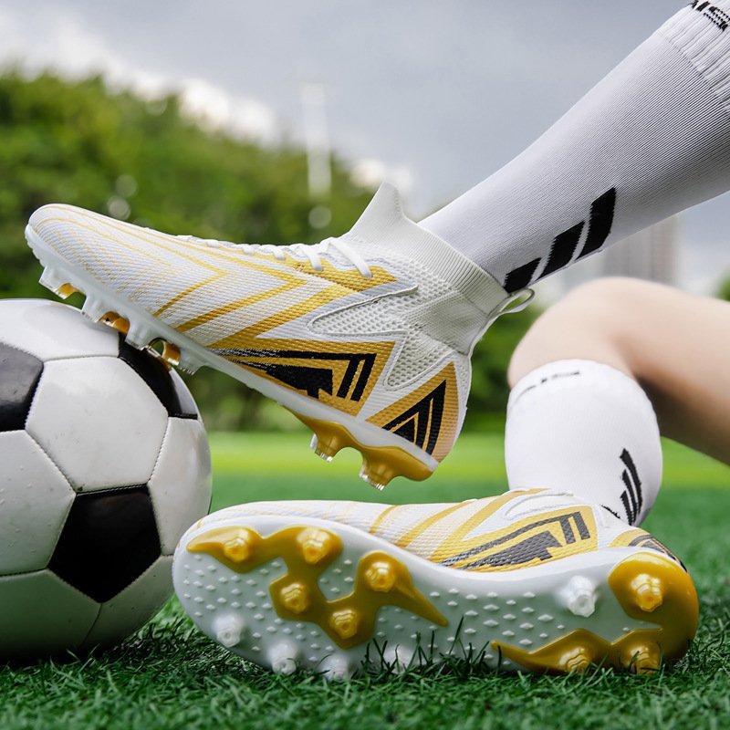 Football shoes Men's long broken nails football shoes professional sneakers High top training sneakers people straw shoes