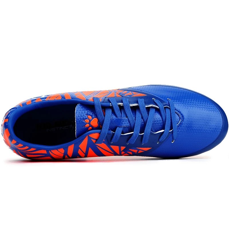 KELME Kid's Soccer Shoes Indoor Football Boots Original Men TF White Soccer Cleats Professional ChildrenSoccer Futsals Sneakers