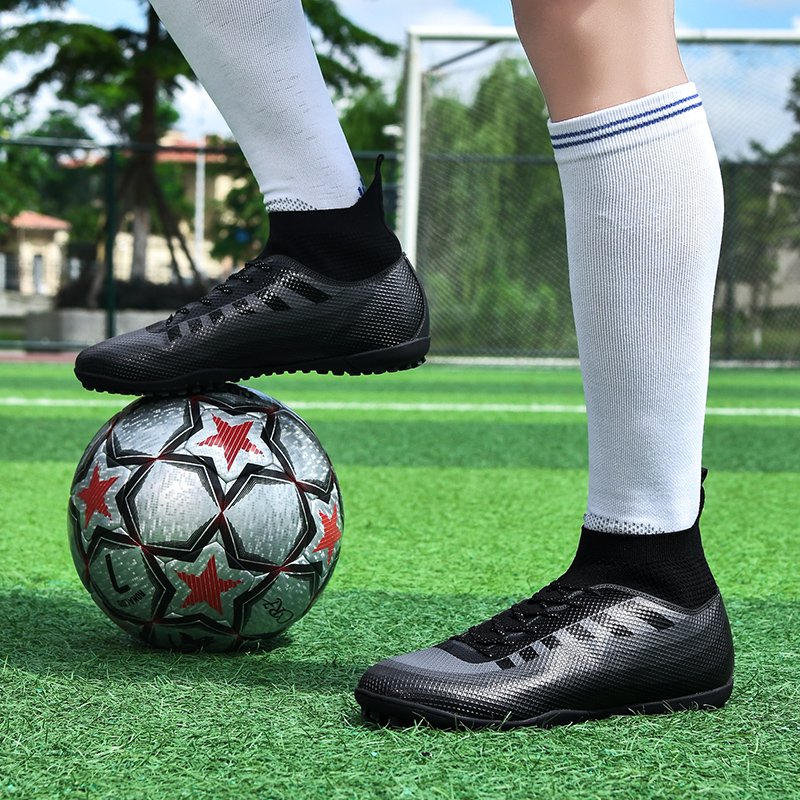 2024 hot sale Latest New Fashion Mesh High School Football Soccer Shoes Boots Cleats for Students Men Women Adults Kids