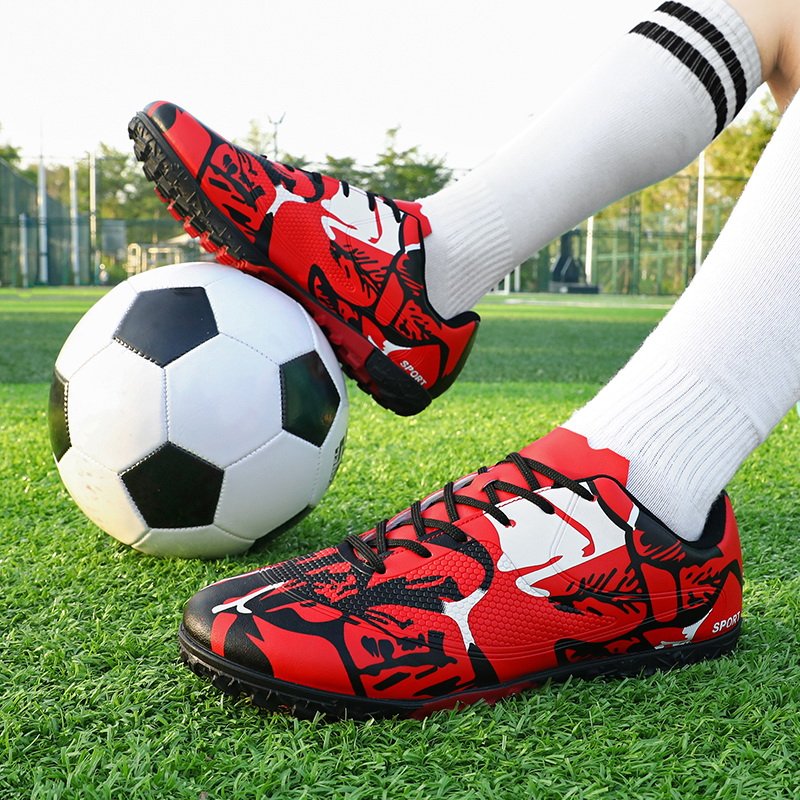 2024 Factory Wholesale High Quality Athletic Soccer Shoes 37-45 Professional Women And Men Football Sneakers