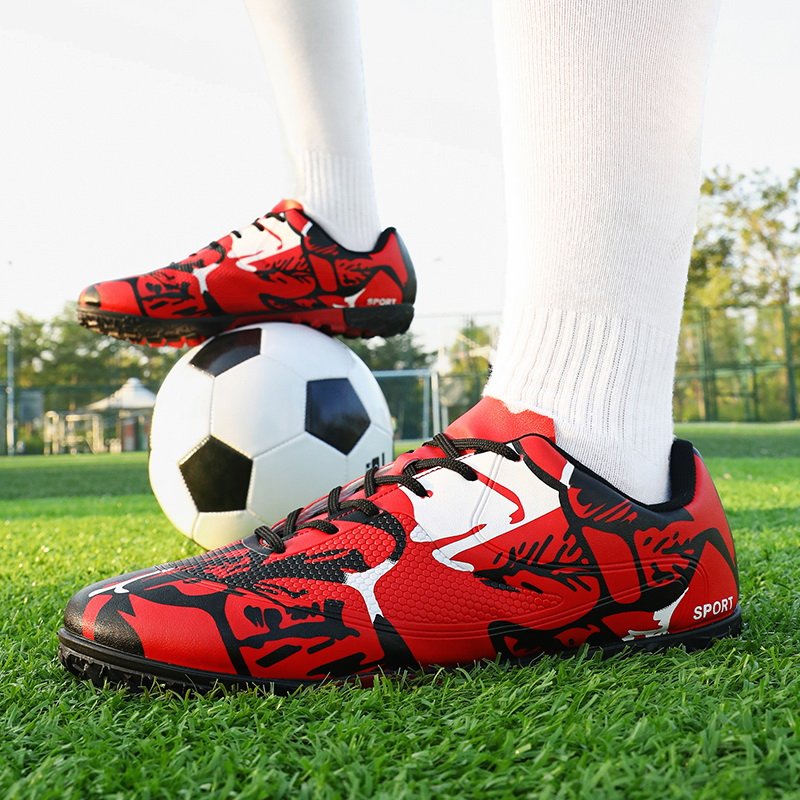 2024 Factory Wholesale High Quality Athletic Soccer Shoes 37-45 Professional Women And Men Football Sneakers