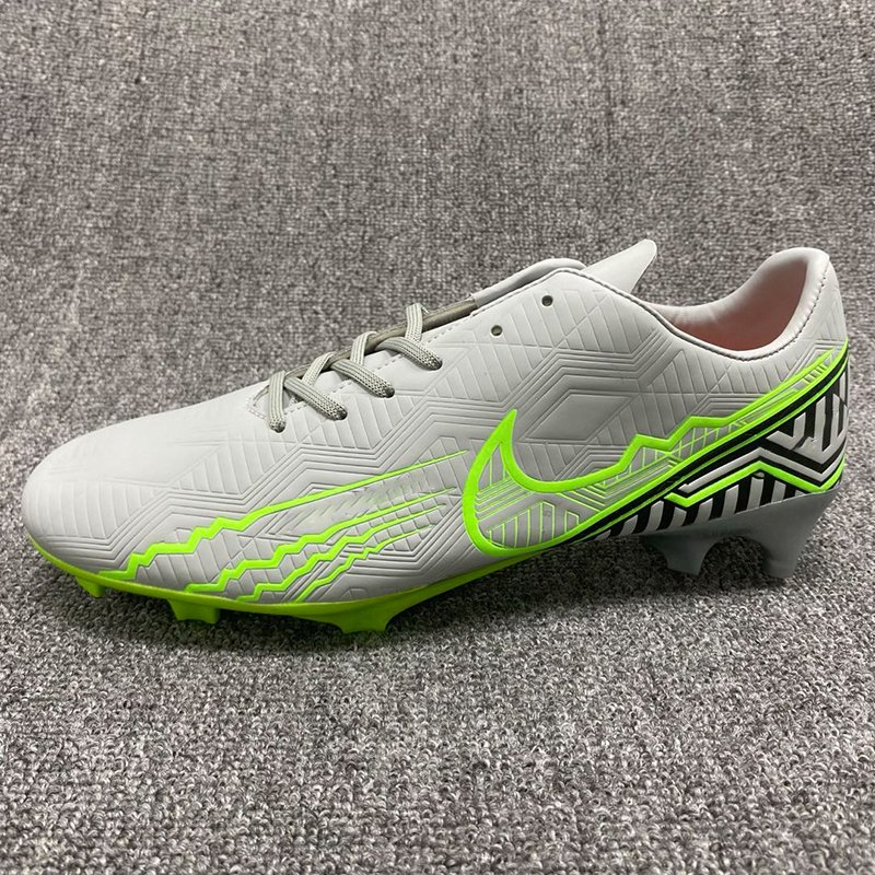 Soccer Shoes Professional Football Boots Suferfly Cheap Futsal Sock Cleats Training Sport Sneakers Zapatos De Futbol Men