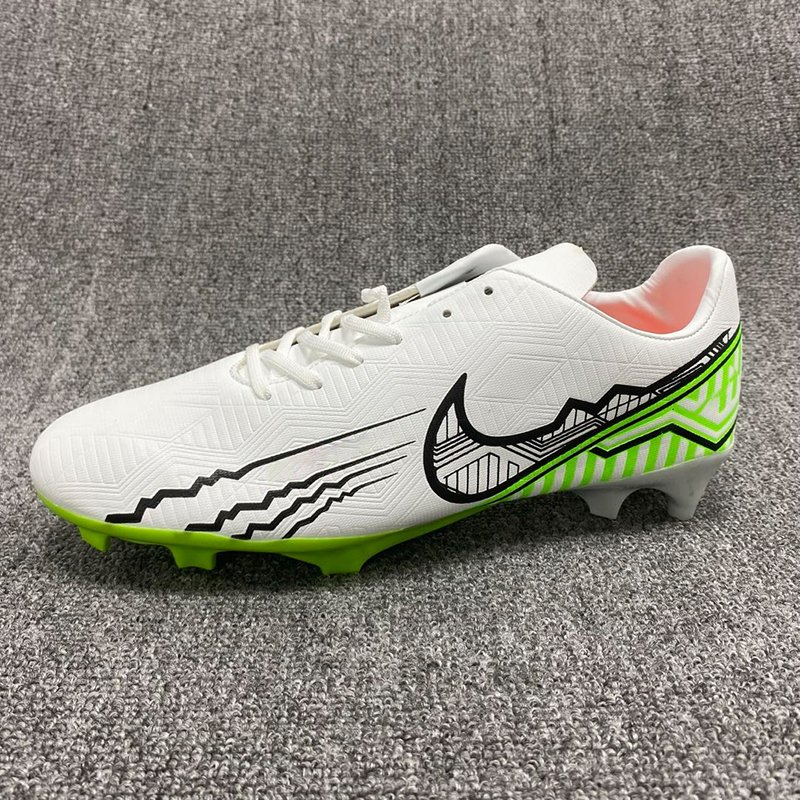 Soccer Shoes Professional Football Boots Suferfly Cheap Futsal Sock Cleats Training Sport Sneakers Zapatos De Futbol Men