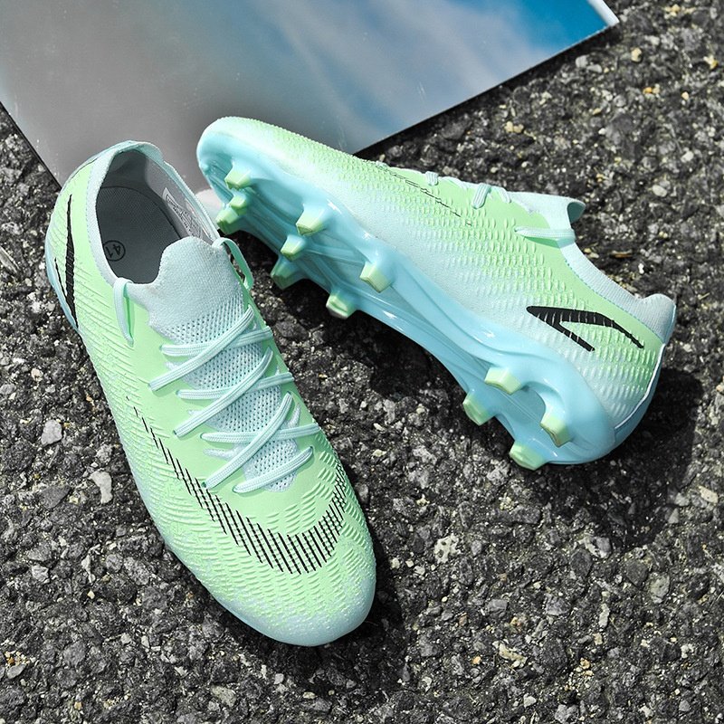 Outdoor Custom Breathable football shoes soccer shoes for men women sports shoes high quality