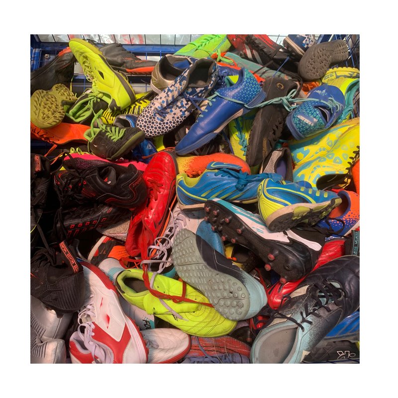 China brand used soccer shoes bales second-hand man football shoes branded preloved men soccerball sneakers ship to Iraq
