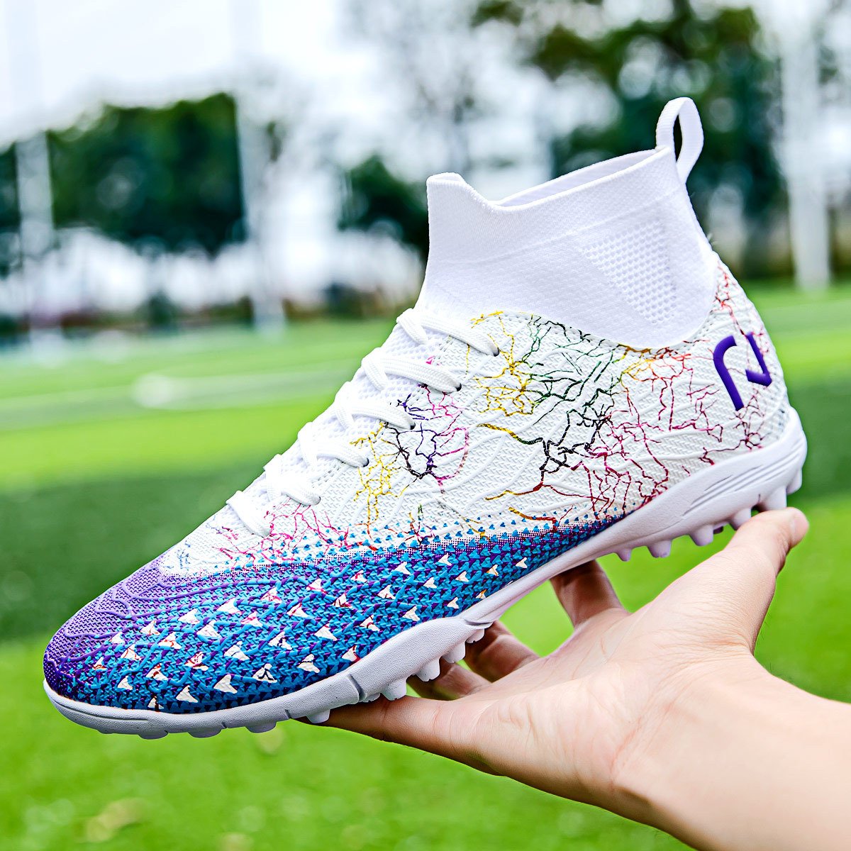 Wholesale hot nail crushing nail assassin low help adult game training football shoes custom logo running shoes