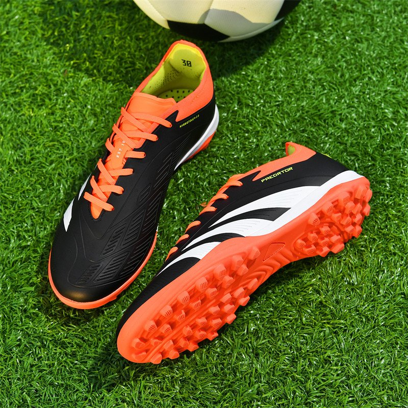 Hot selling football shoes Non-slip breathable soccer shoes Outdoor sport Sneakers Men copa gloro