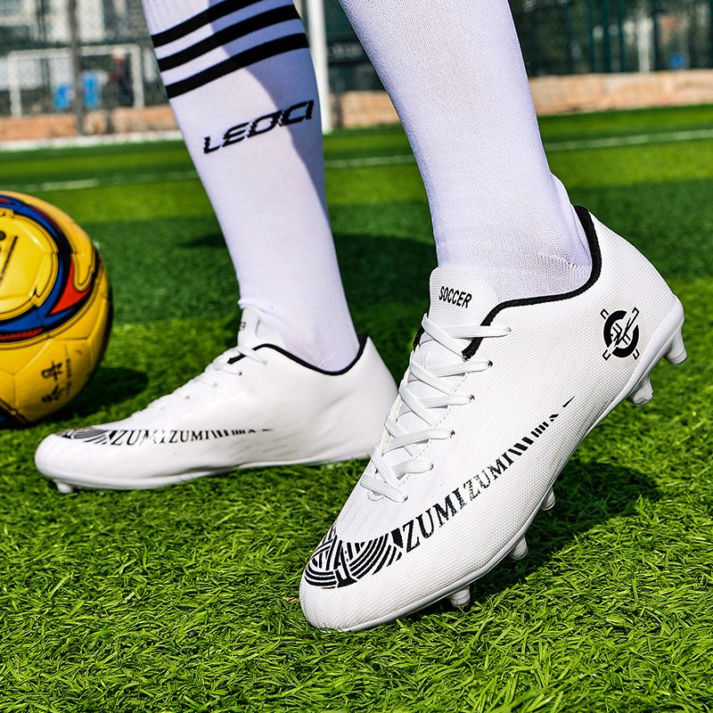 2023 new outdoor sports shoes anti - slip wear - resistant football shoes comfortable children's shoes