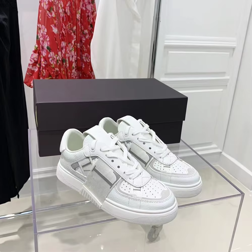 Top quality design brand men's fashion luxury casual sneakers men and women can be luxury quality soft soled shoes